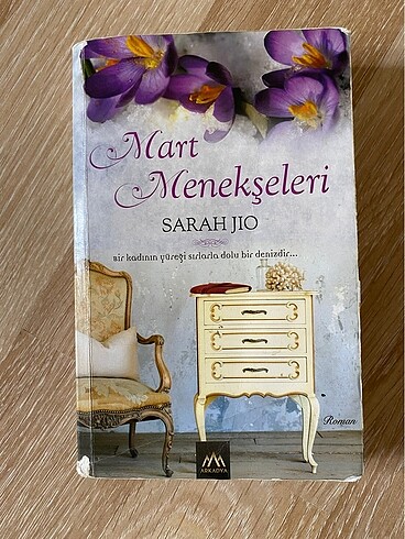Mart menekşeleri