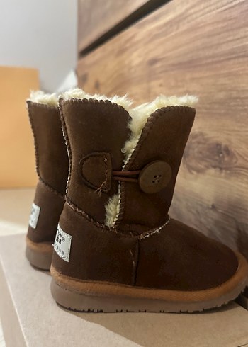 Ugg 24