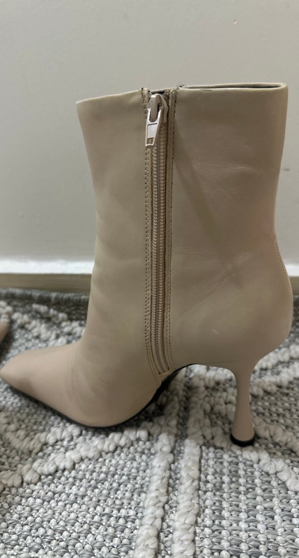 Bej Deri Stiletto Topuklu Kadın Bot - Görsel 4