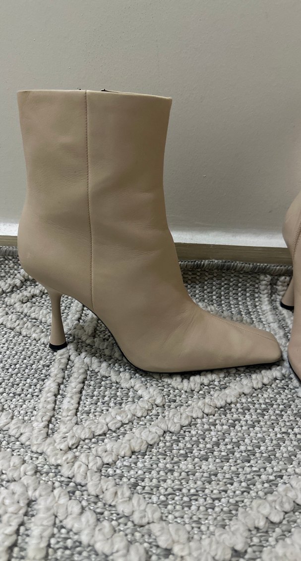 Bej Deri Stiletto Topuklu Kadın Bot - Görsel 2