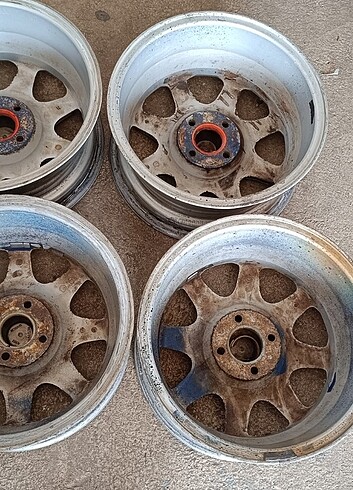 Beden 15 inç 4x100 çelik jant takımı