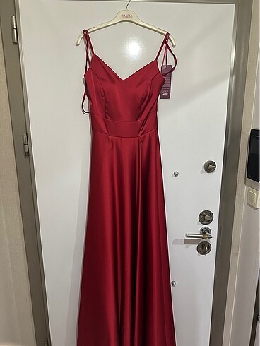 Kırmızı abiye - Görsel 10