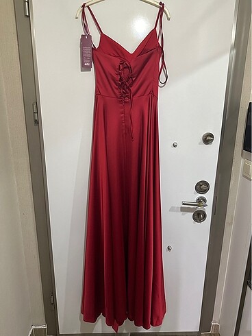 Kırmızı abiye - Görsel 8