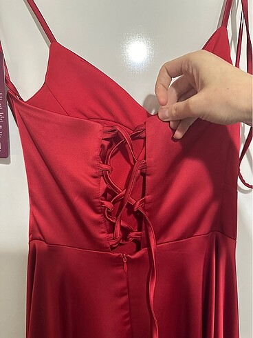 Kırmızı abiye - Görsel 12