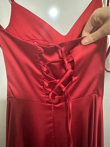 Kırmızı abiye - Görsel 15