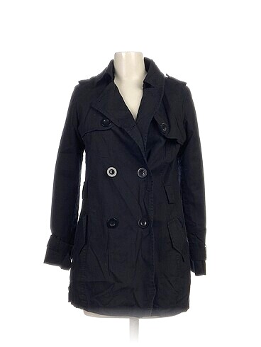 Bershka Trenchcoat %70 İndirimli.