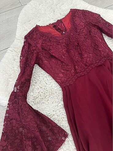 Diğer Kolları ve önü dantel güpürlü içi saten astar