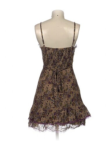 m Beden Batik Kısa Elbise %70 İndirimli.