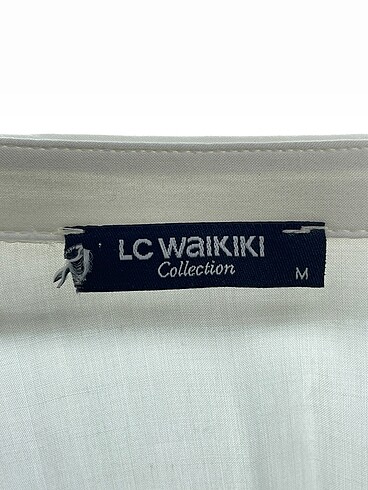 m Beden beyaz Renk LC Waikiki Gömlek %70 İndirimli.