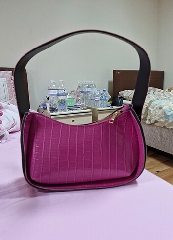 Pembe Çanta