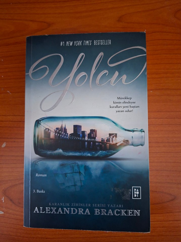 Alexandra Bracken'tan Yalnızca Yolcu ve Gezgin Romanları - Görsel 2
