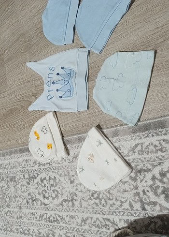Nakışlı Mavi Bebek Şapka Seti