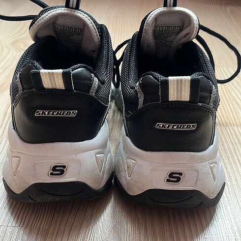 37 Beden siyah Renk Skechers spor ayakkabı
