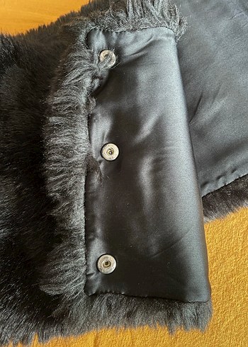 Siyah yapay Kürk Kadın yaka/boyunluk - Görsel 2