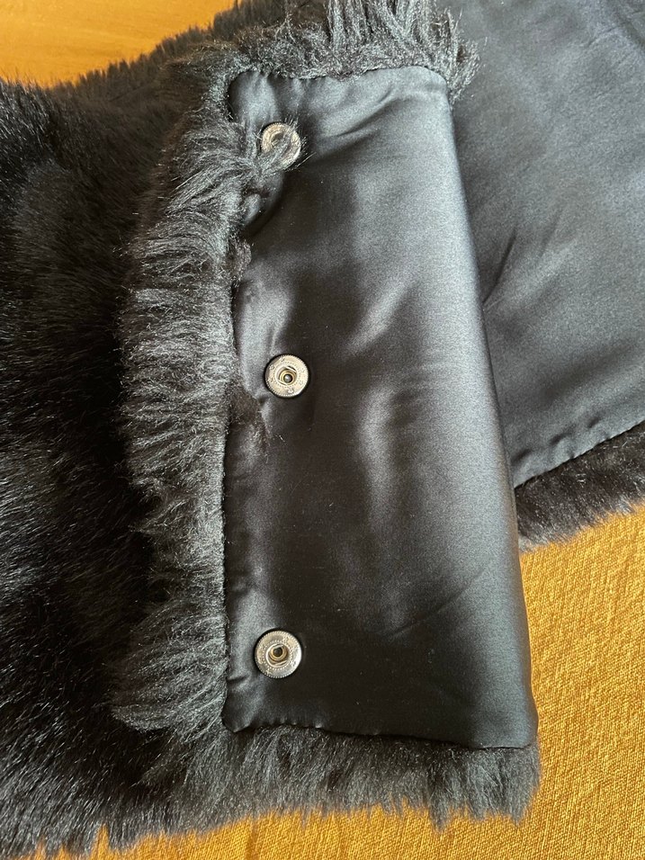 Siyah yapay Kürk Kadın yaka/boyunluk - Görsel 2