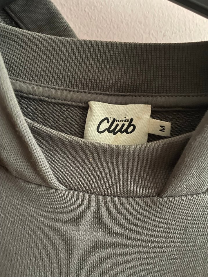 Gri Kapüşonlu Rahat Kesim Crop Sweatshirt - Görsel 2