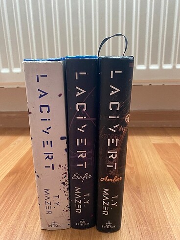 Lacivert