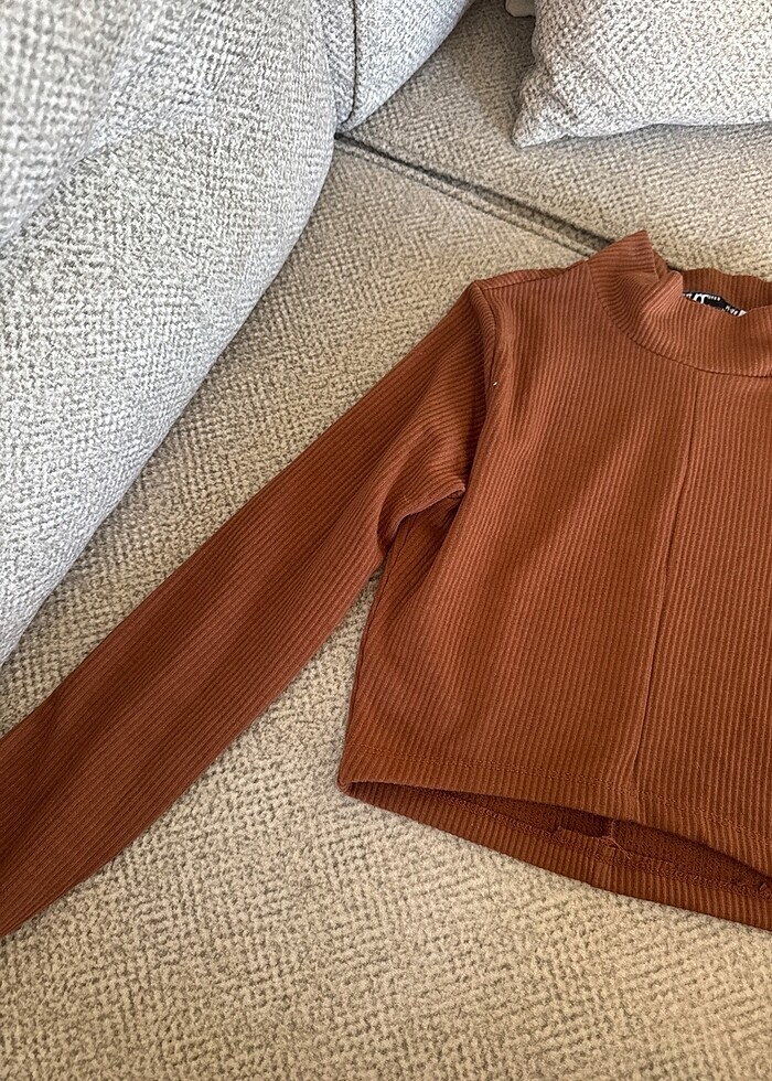 Kahverengi kısa triko bluz - Görsel 2