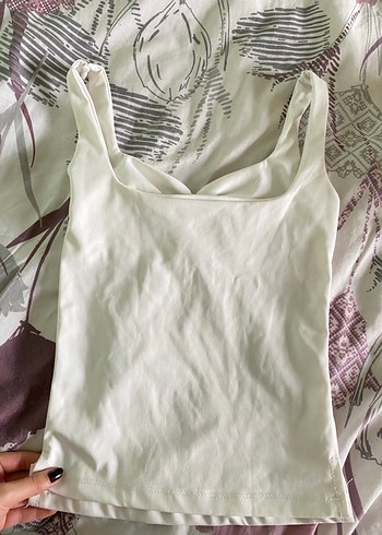 V Yaka Sırt Dekolteli Büzgülü Beyaz Bluz - Görsel 5