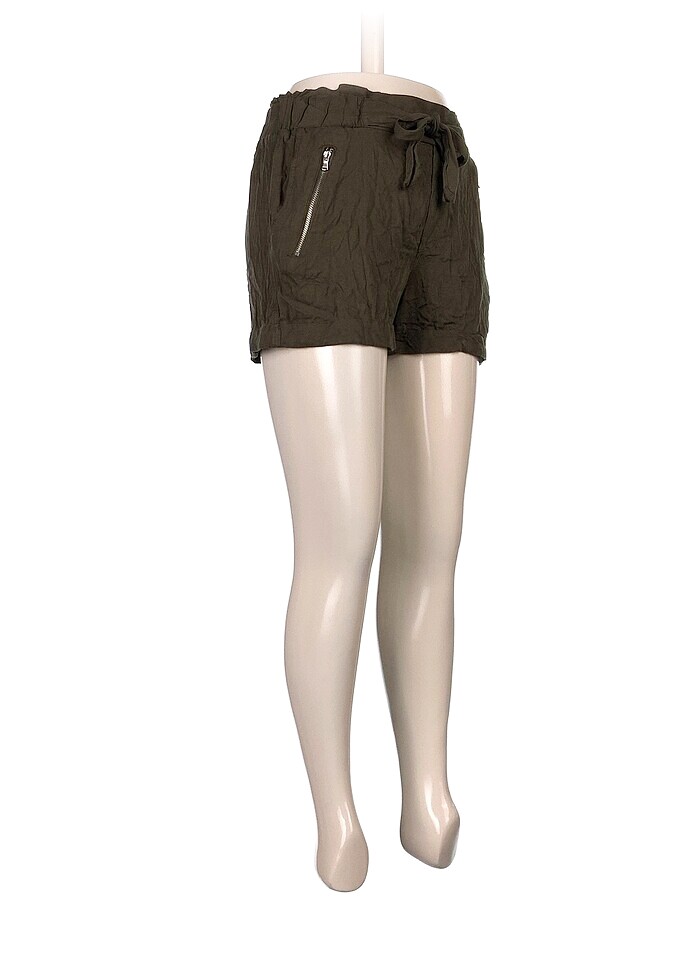 LC Waikiki Mini Şort %70 İndirimli. - Görsel 2