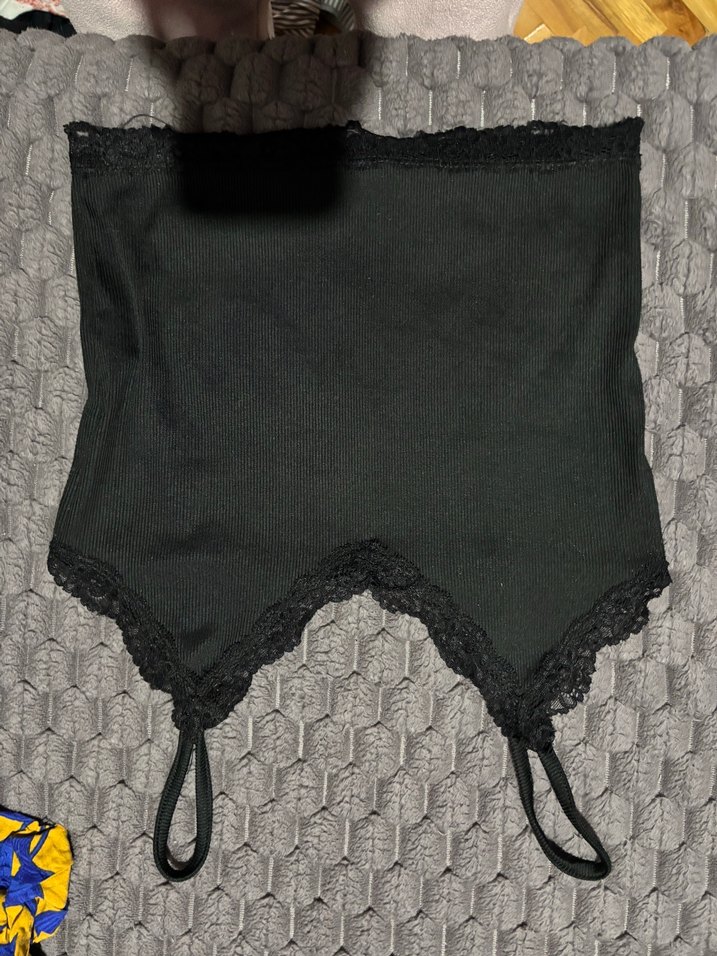 Dantel Detaylı Siyah askılı üst - Görsel 2