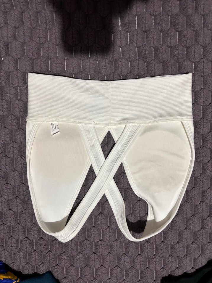 Beyaz Spor Sütyeni Çapraz Askılı üst S/M - Görsel 2