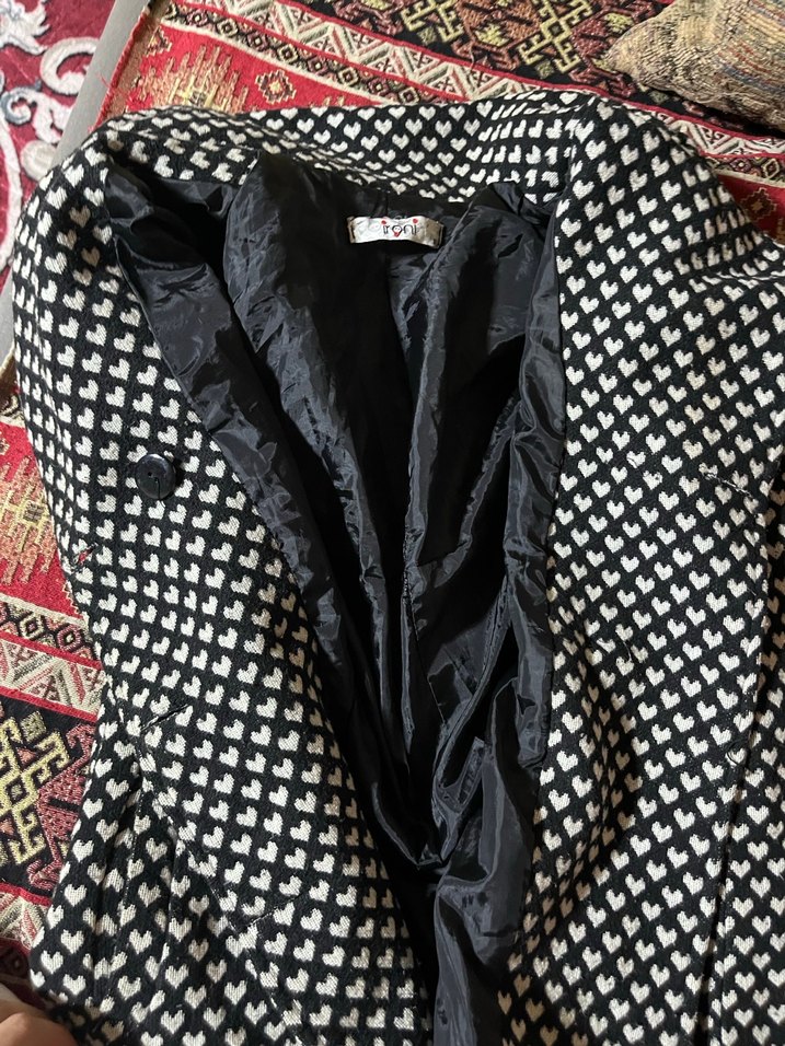 Desenli Düğmeli Kadın Kaban - Görsel 3