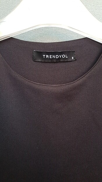 Trendyol & Milla Alttan çıtçıtlı bluz 