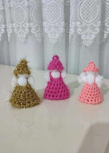 Renkli El Örgüsü Mini Bebekler