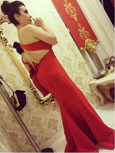 kırmızı Elbise