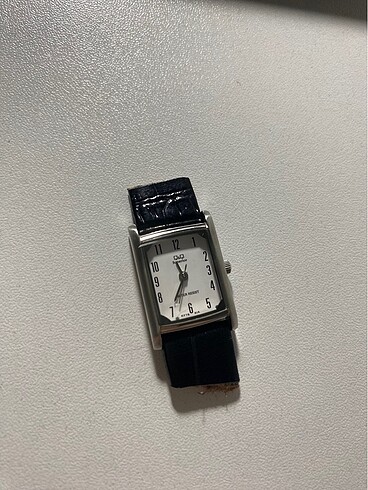 Q&Q Q&Q superior kadın siyah deri dikdörtgen retro saat kasası