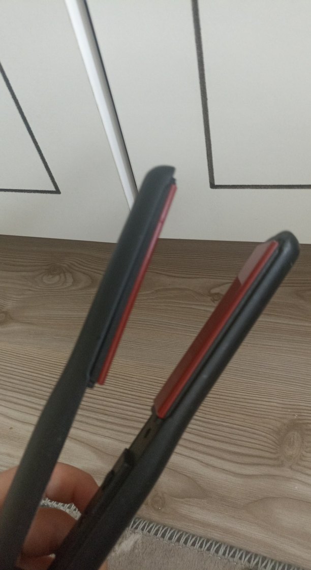 Siyah Saç Düzleştirici - Görsel 4