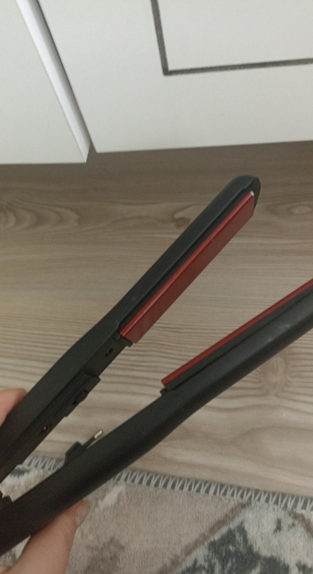 Siyah Saç Düzleştirici - Görsel 2