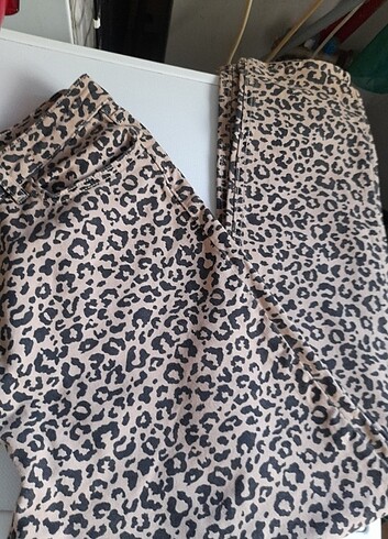 NEW LOOK MARKA LEOPAR DESEN KOT PANTOLON 