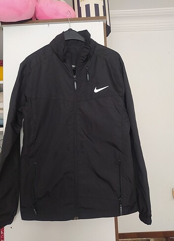 Nike yağmurluk 