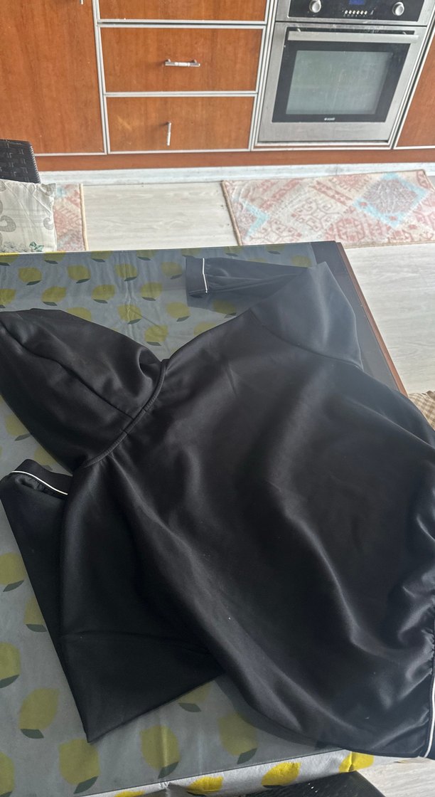 Calvin Klein Siyah Yüksek Yakalı  orjinal ürünü - Görsel 3