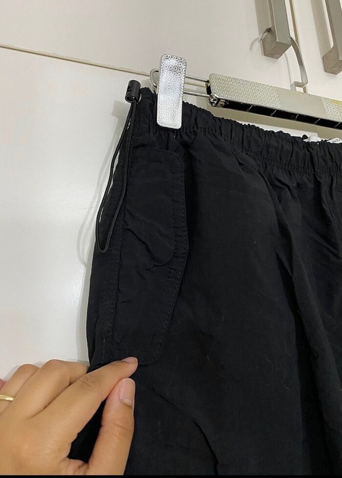 Siyah Kemerli Kadın Rahat Kumaş Pantolon hiç giyilmedi - Görsel 4