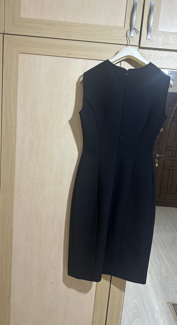 Siyah Nakışlı Kemerli Midi Elbise sadece bi kere giyildi orjinal - Görsel 2