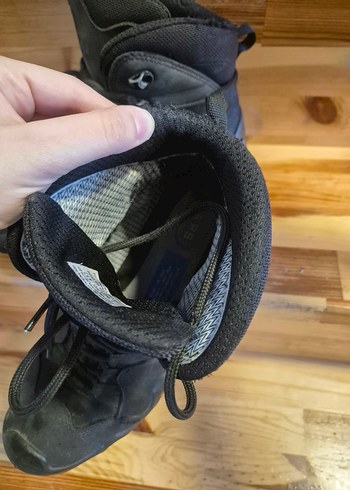 Siyah Erkek Bot - Görsel 3