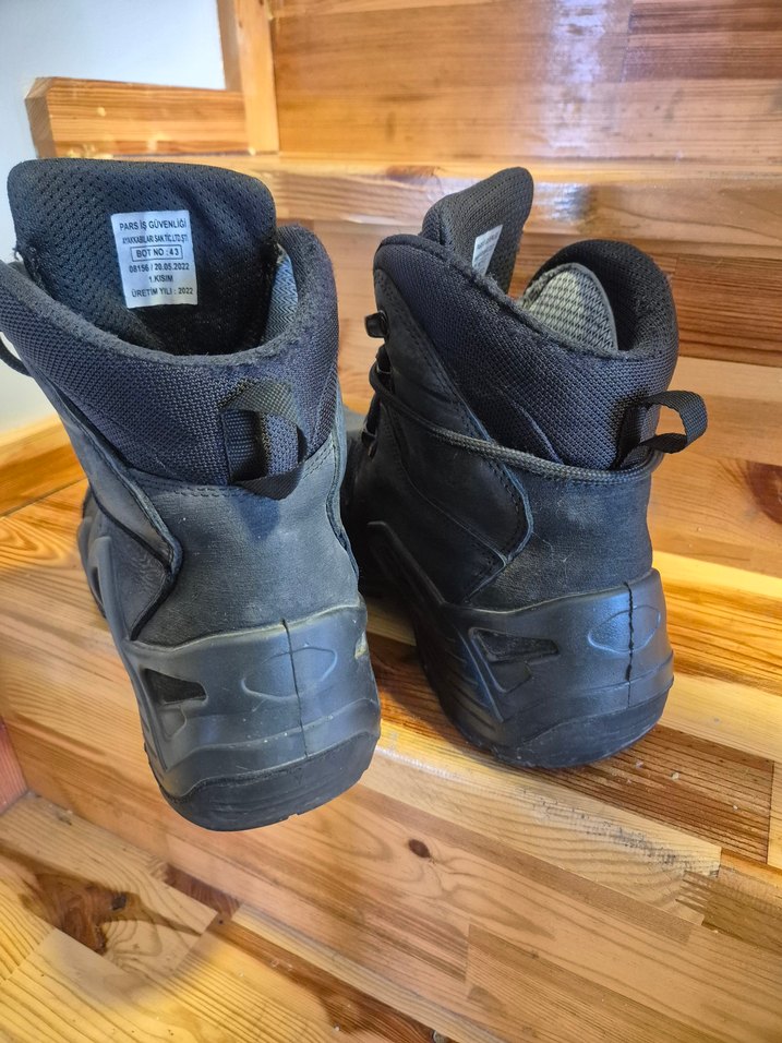 Siyah Erkek Bot - Görsel 2