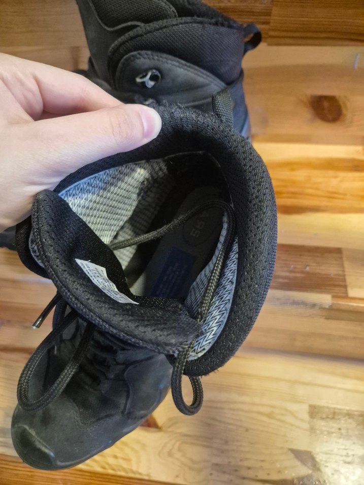 Siyah Erkek Bot - Görsel 3