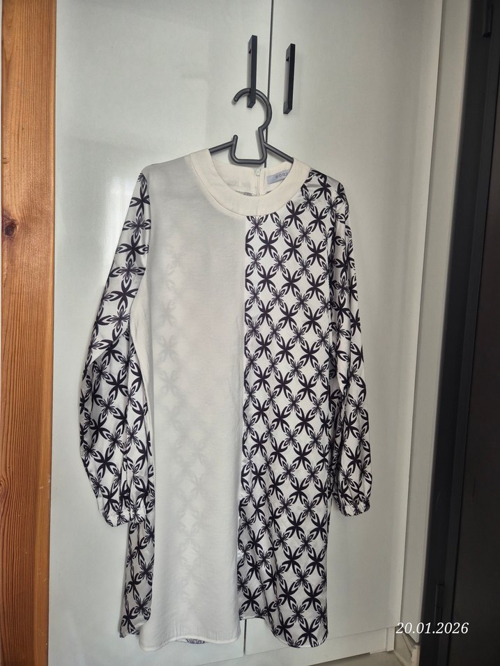 Uzun Kollu Baskılı Beyaz Tunik - Görsel 3