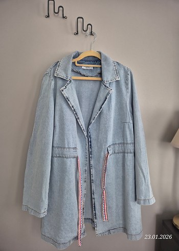 Kadın Uzun Denim Ceket, Kuşaklı, Bol Kesim - Görsel 2