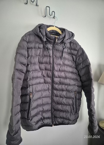 Gri Kapüşonlu Erkek Mont - Görsel 3