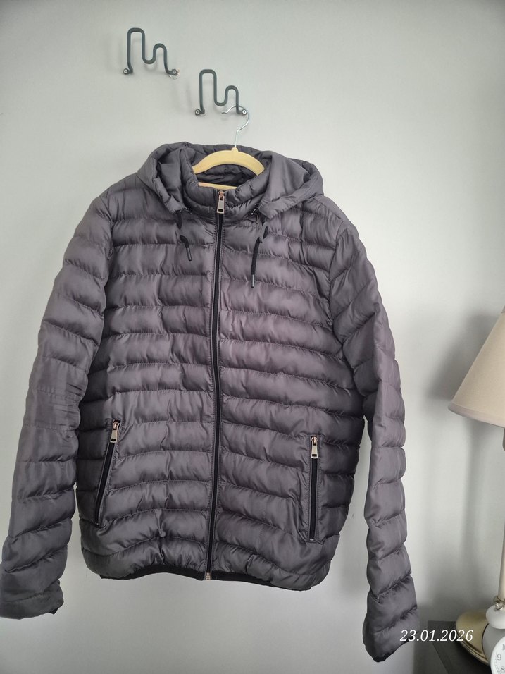 Gri Kapüşonlu Erkek Mont - Görsel 4