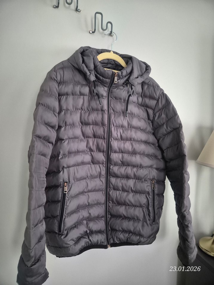 Gri Kapüşonlu Erkek Mont - Görsel 3