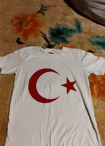 11-12 Yaş Beden Ay yıldızlı tşört