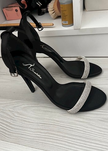 Parlak Siyah Payetli Stiletto Kadın Topuklu Ayakkabı - Görsel 3