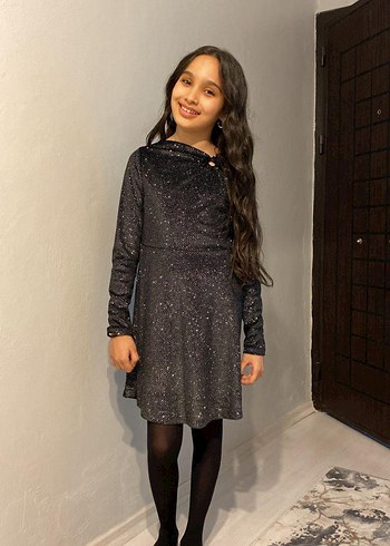 Uzun Kollu Simli Kız Elbisesi