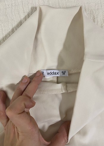 Kadın kırık Beyaz Yüksek Bel Mini Şort - Görsel 2